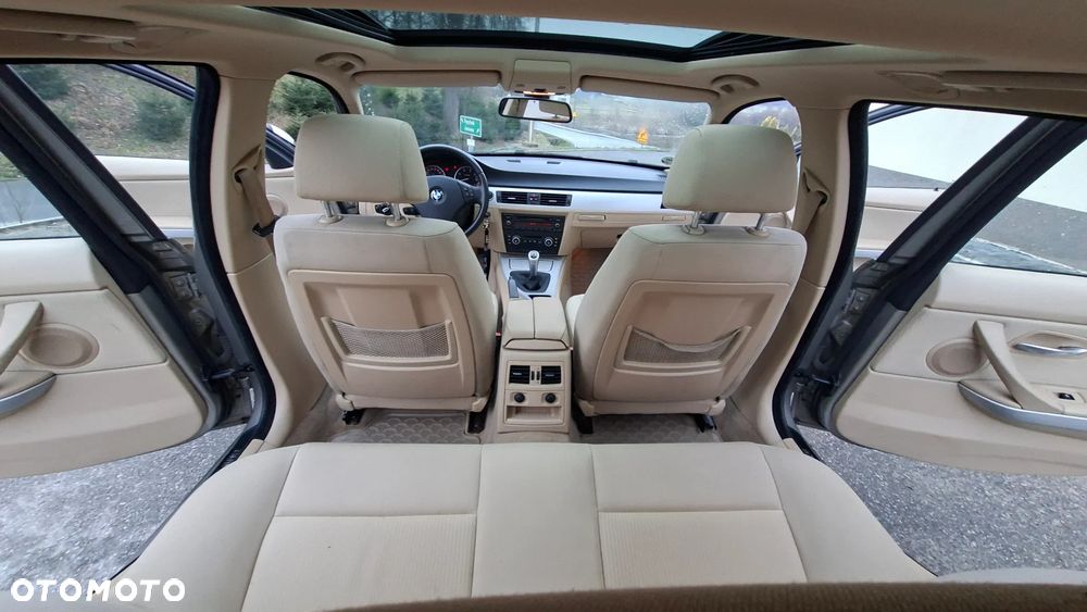 BMW Seria 3 318i Edition Exclusive - 7