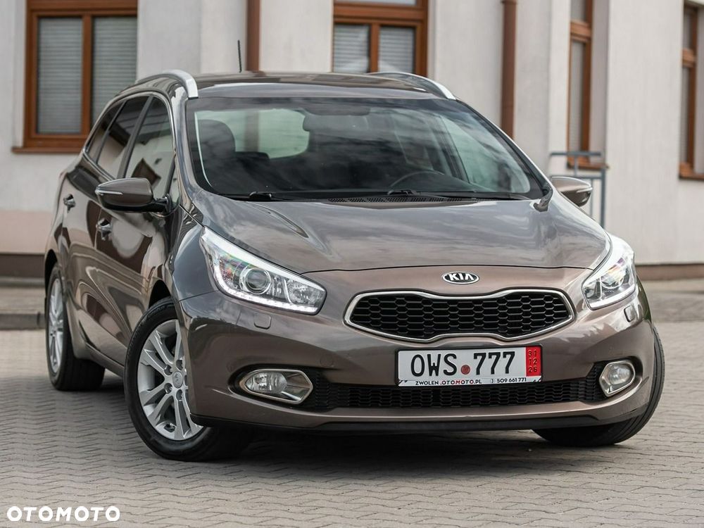 Kia Ceed 1.6 CRDi 128 Dream-Team Edition - 4