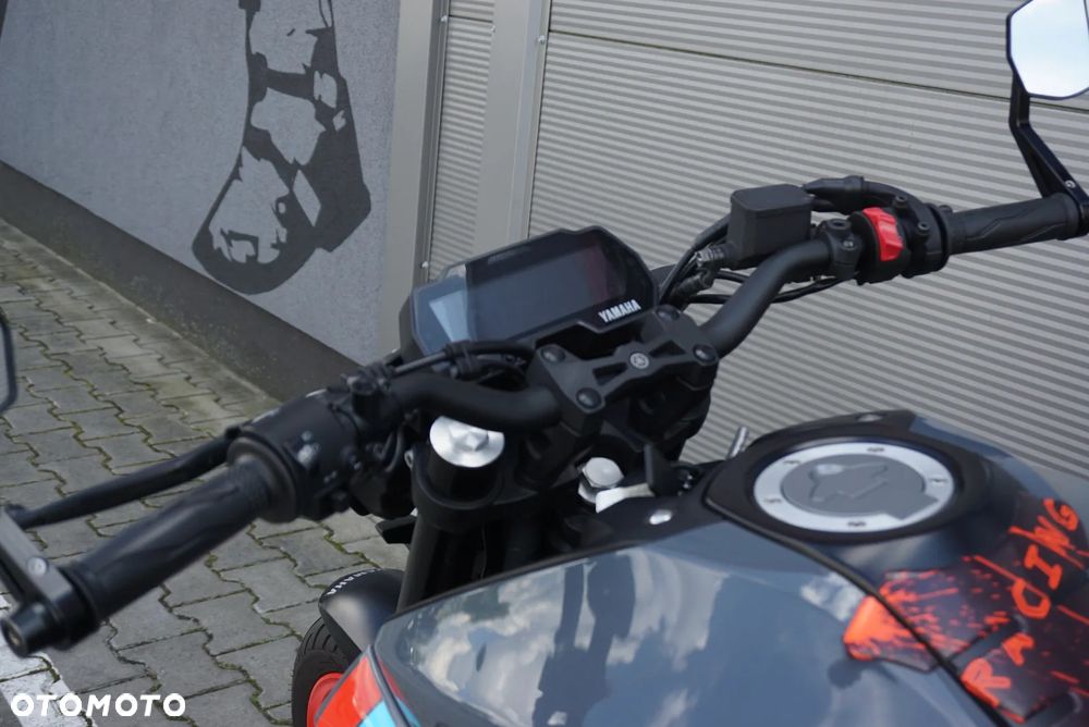 Yamaha MT - 7
