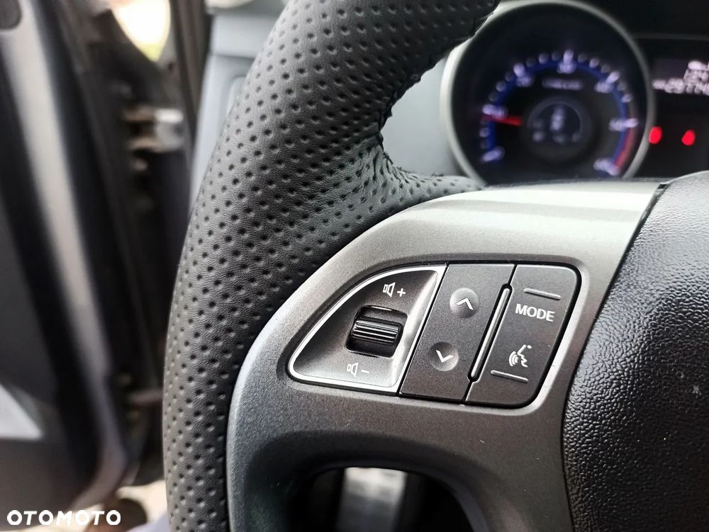 Hyundai ix35 1.7 CRDi 2WD Fifa World Cup Edition - 31