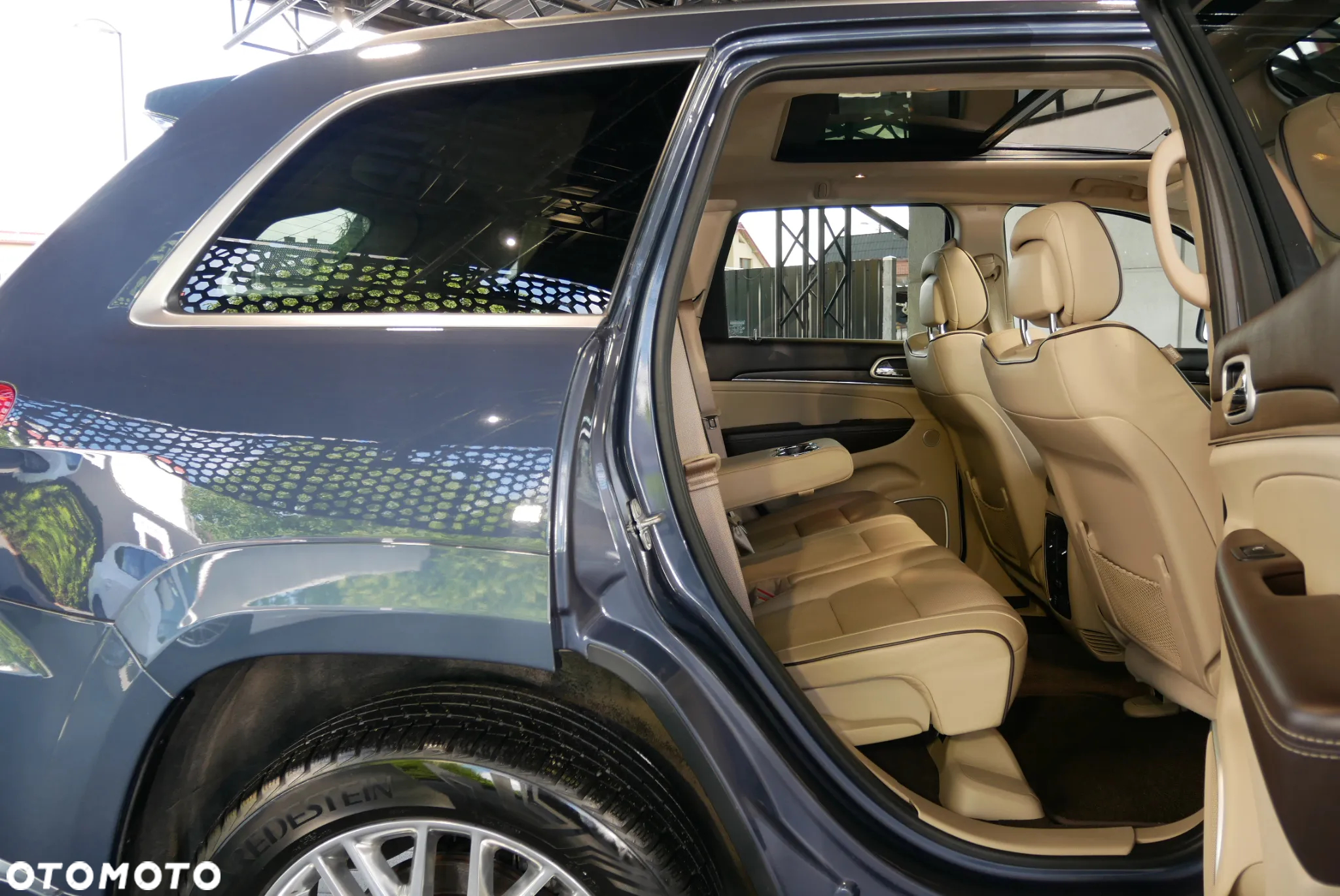 Jeep Grand Cherokee 5.7 V8 HEMI Summit - 11
