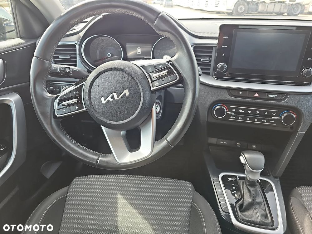 Kia Ceed 1.5 T-GDI M DCT - 11