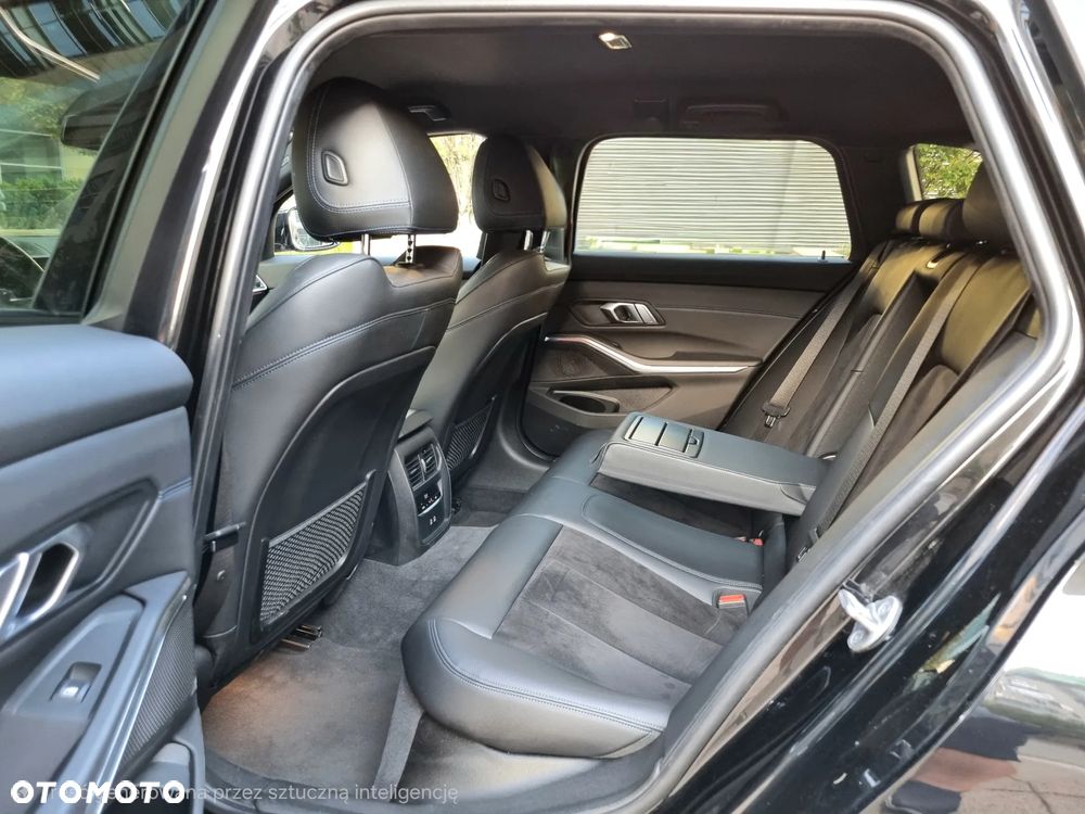 BMW Seria 3 320d xDrive M Sport Sport - 15