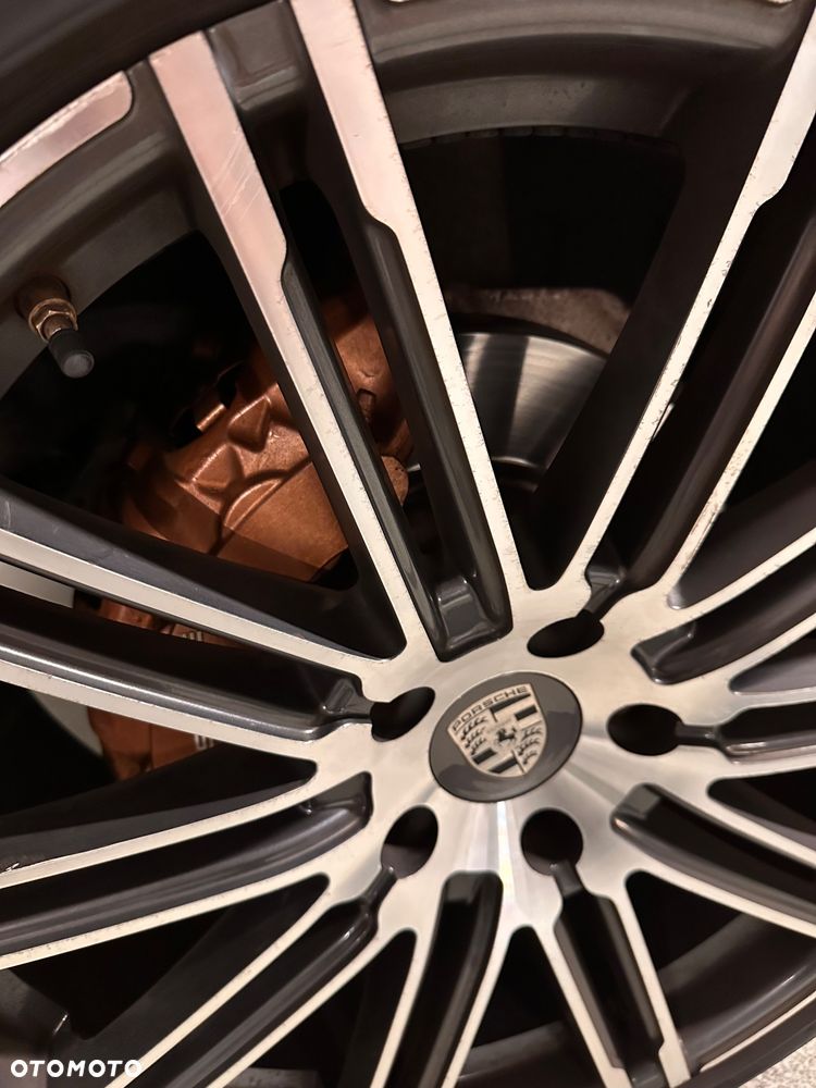 Porsche Cayenne Platinum Edition - 32