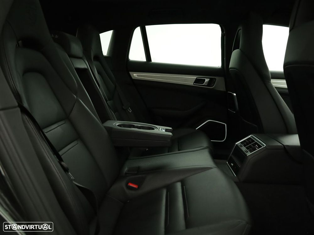Porsche Panamera Sport Turismo 4 E-Hybrid - 34