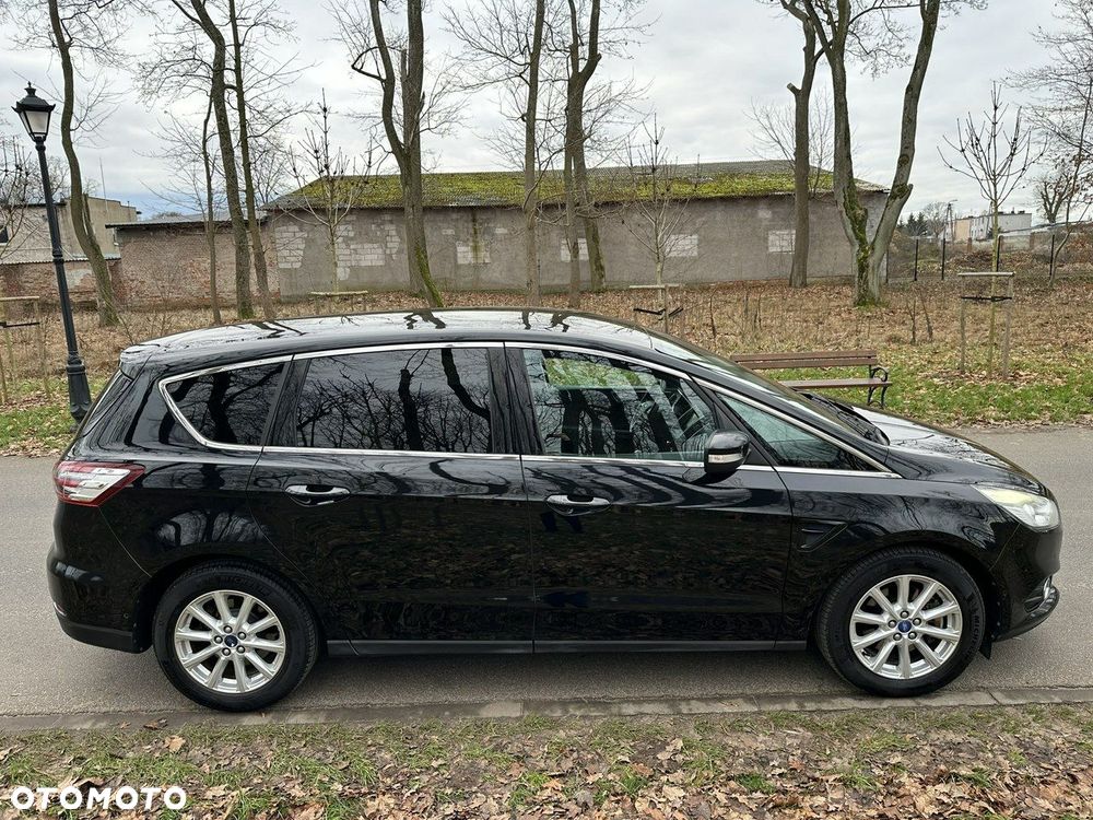 Ford S-Max - 12
