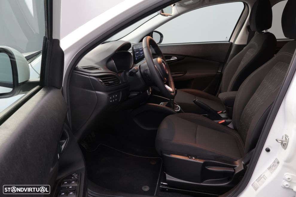 Fiat Tipo Station Wagon Cross 1.0 GSE T3 Cross - 24