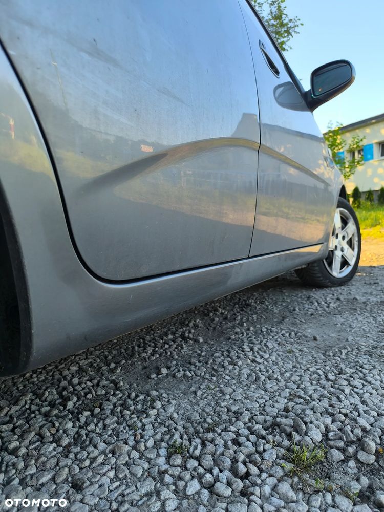 Chevrolet Aveo - 15