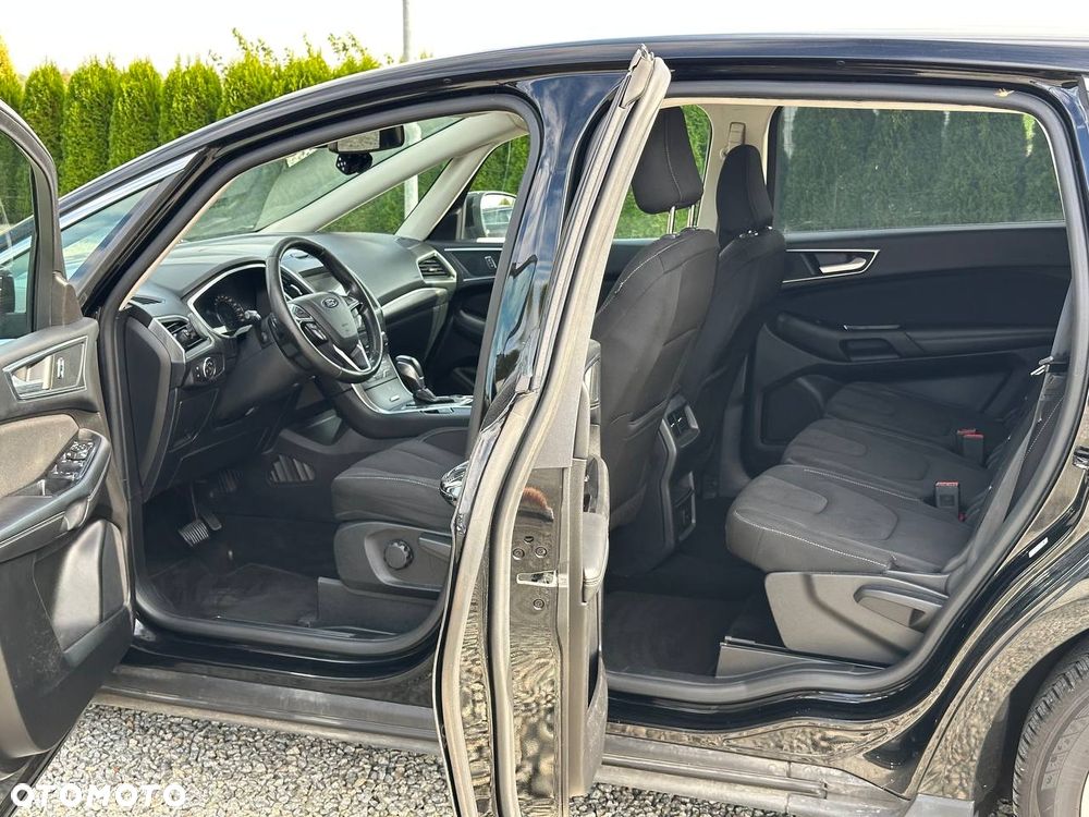 Ford S-Max - 12