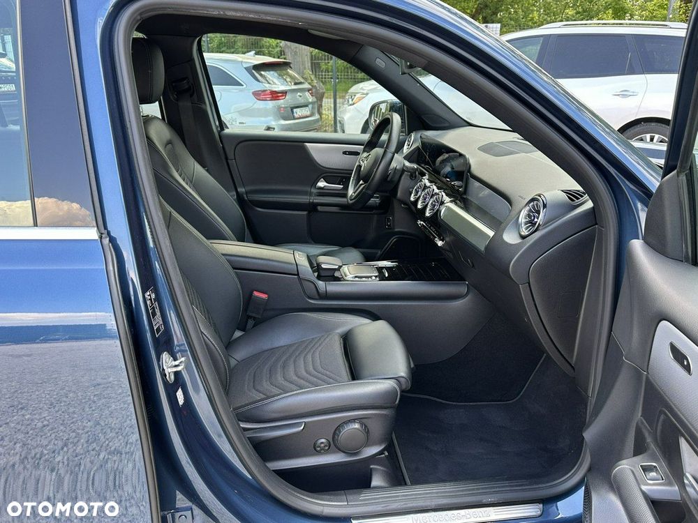 Mercedes-Benz GLB 200 7G-DCT - 24