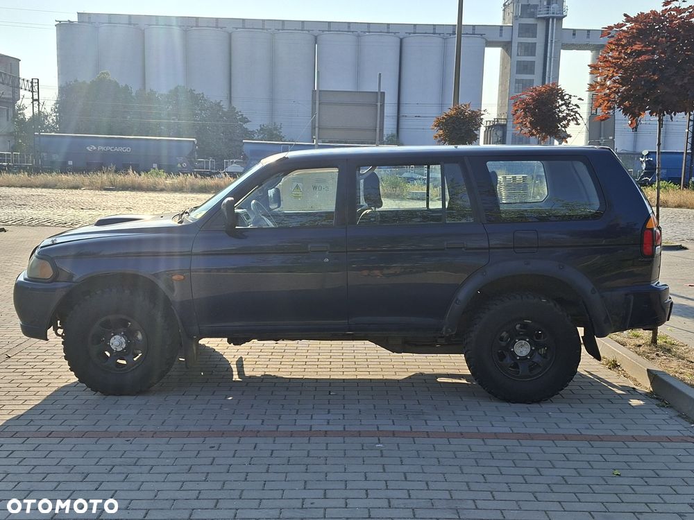 Mitsubishi Pajero - 3