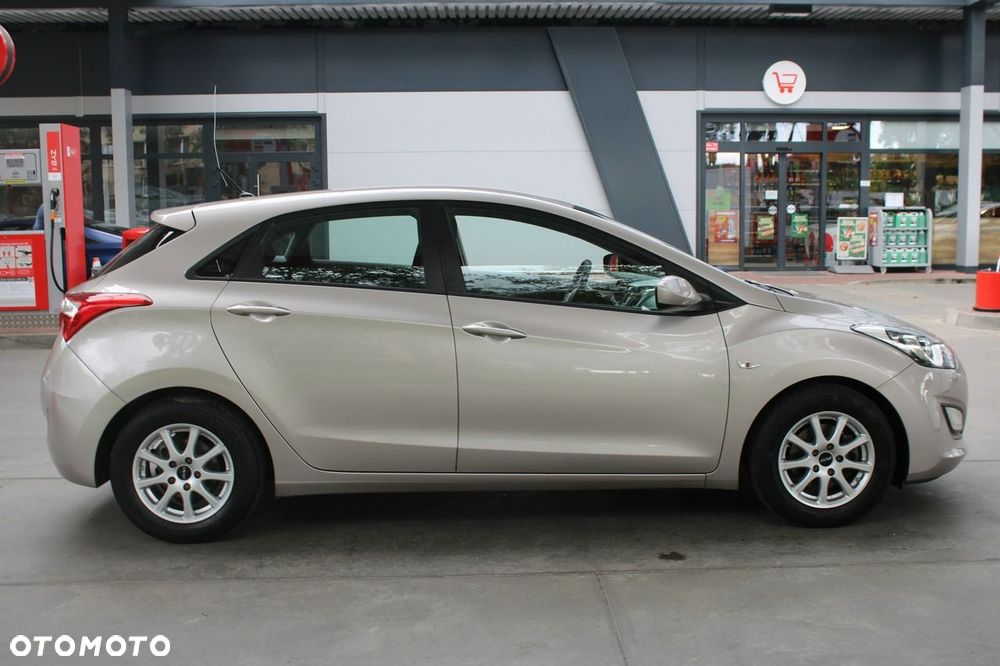 Hyundai i30 1.4 Family+ - 4