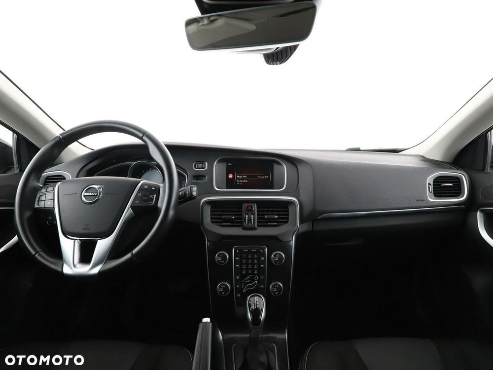 Volvo V40 T3 Geartronic Momentum - 16