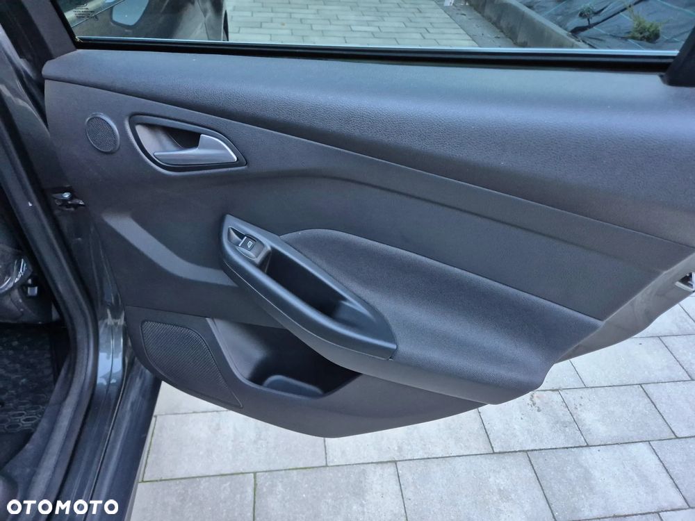 Ford Focus - 12