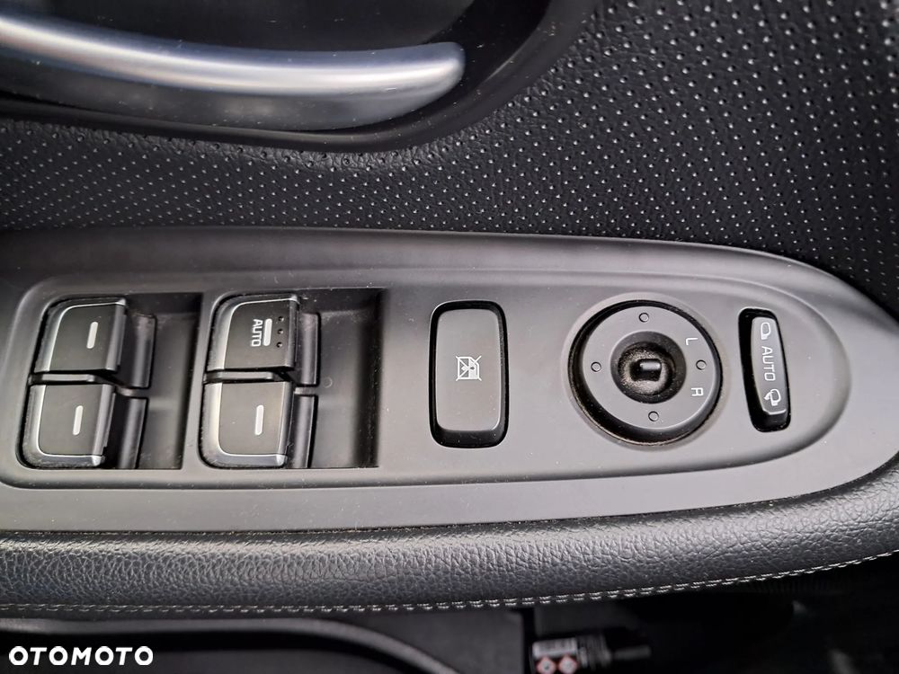 Kia Carens 1.7 CRDi L - 12