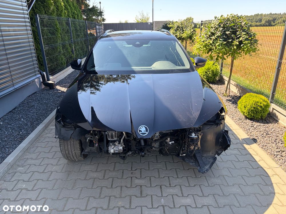 Skoda Superb 2.0 TDI DSG Sportline - 6