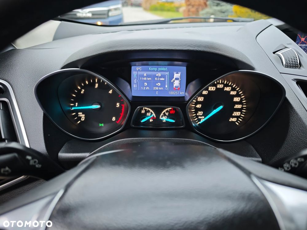 Ford Kuga 2.0 TDCi 4x4 Titanium - 33