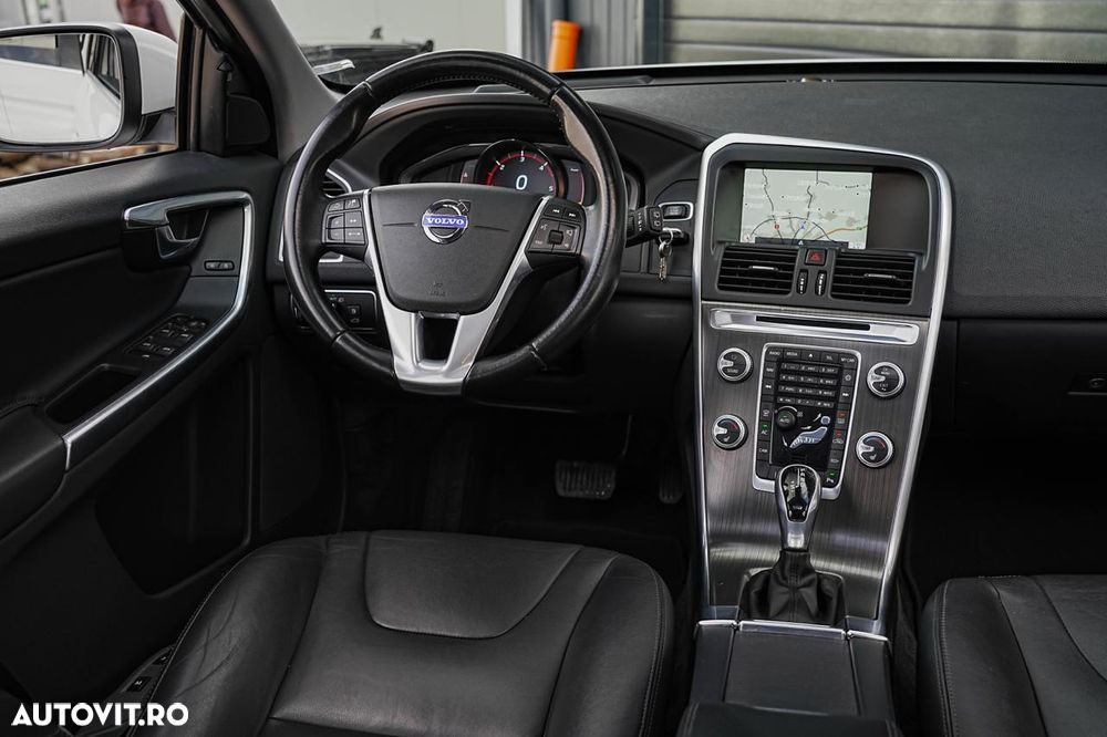 Volvo XC 60 D4 Geartronic Summum - 17