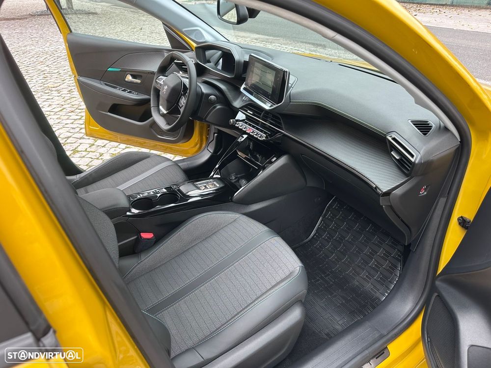 Peugeot e-208 Allure - 13