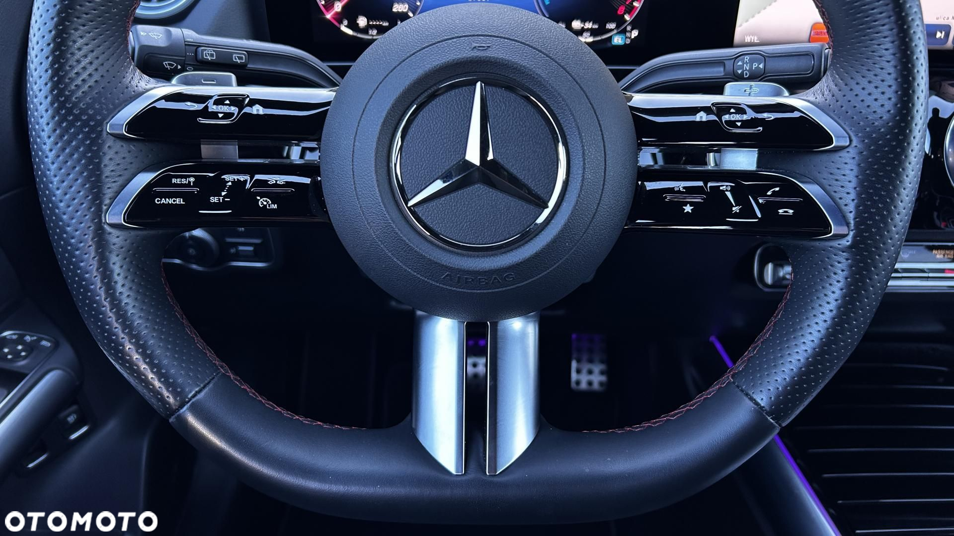 Mercedes-Benz GLA - 15
