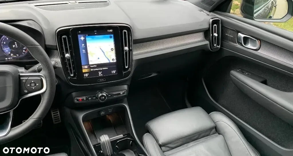 Volvo XC 40 T4 AWD R-Design - 40