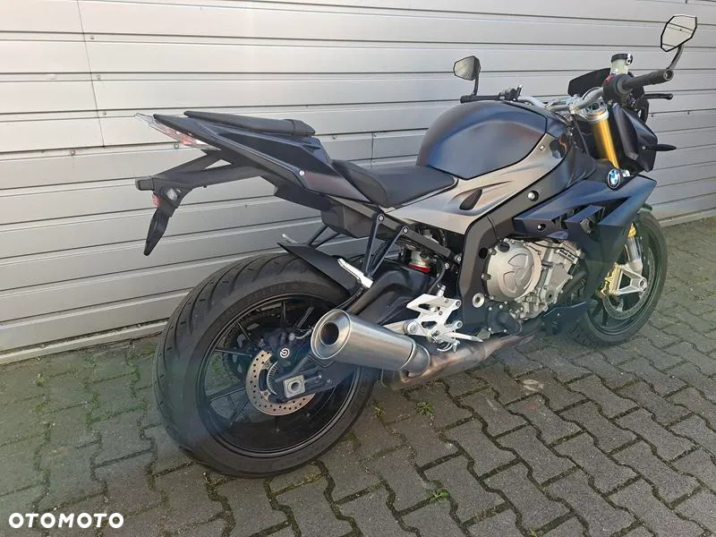 BMW S - 4