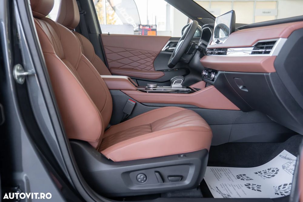 Mitsubishi Outlander 2.4 L 4X4 PHEV Instyle Ultimate - 19