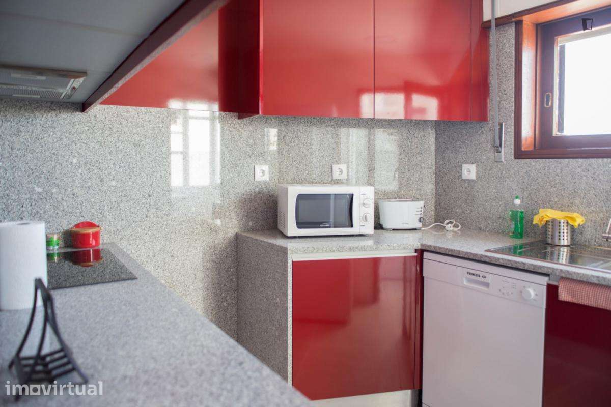 Quarto - localizado em Paranhos Porto - Grande imagem: 3/13