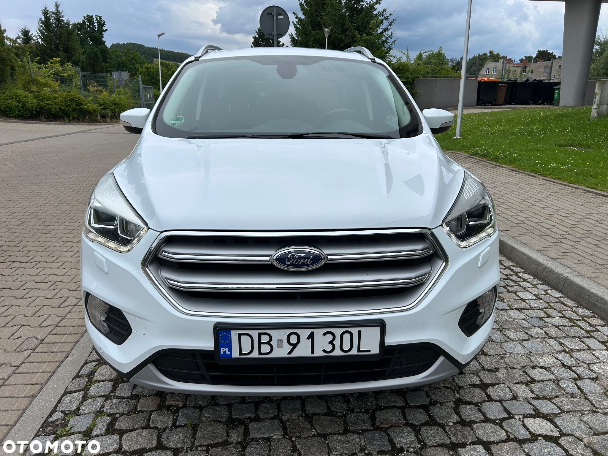 Ford Kuga 1.5 EcoBoost 2x4 Titanium - 3
