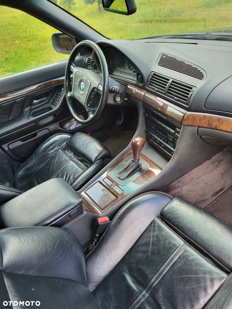 BMW Seria 7 740i - 14