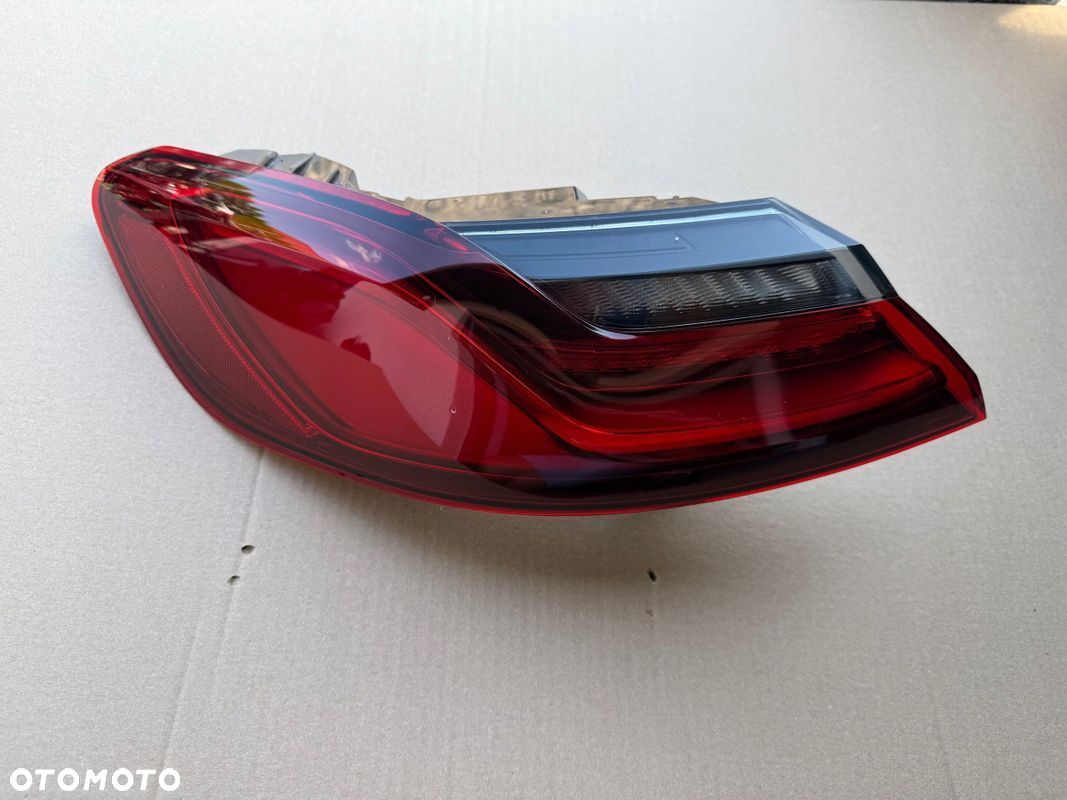 LAMPA LED BMW 8 G14 G15 2019 Tył strona lewa ORYGINAŁ BEZ USZKODZEŃ - 1