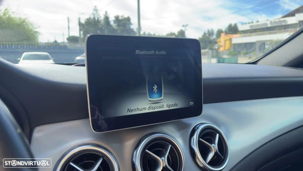 Mercedes-Benz GLA 200 d AMG Line - 25