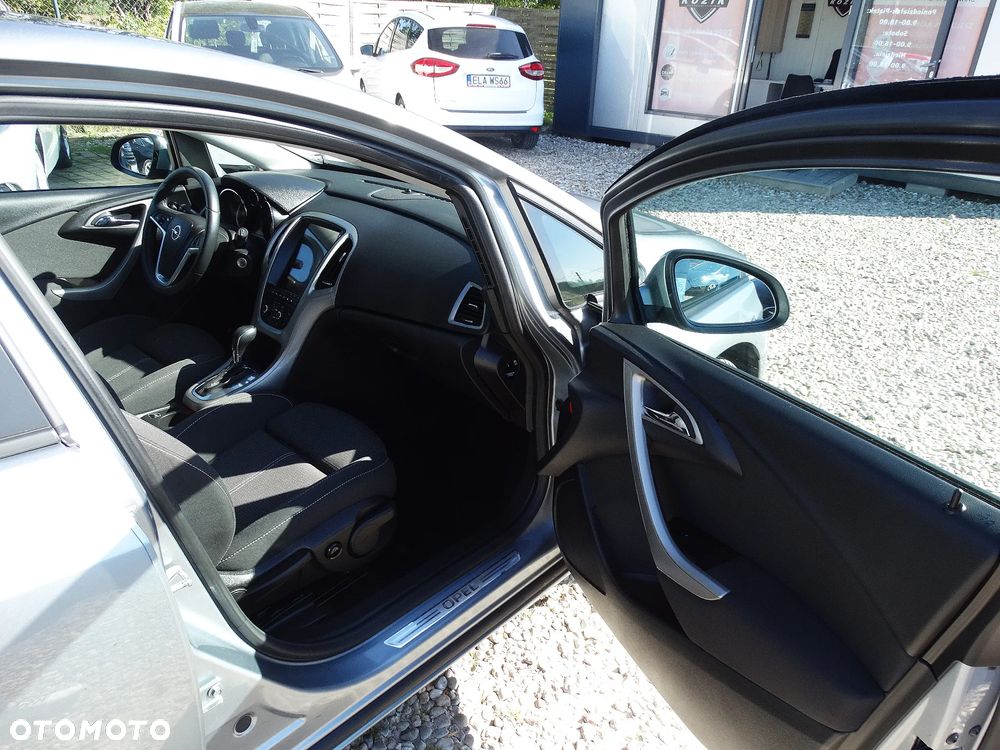 Opel Astra 1.6 Automatik Color Edition - 26