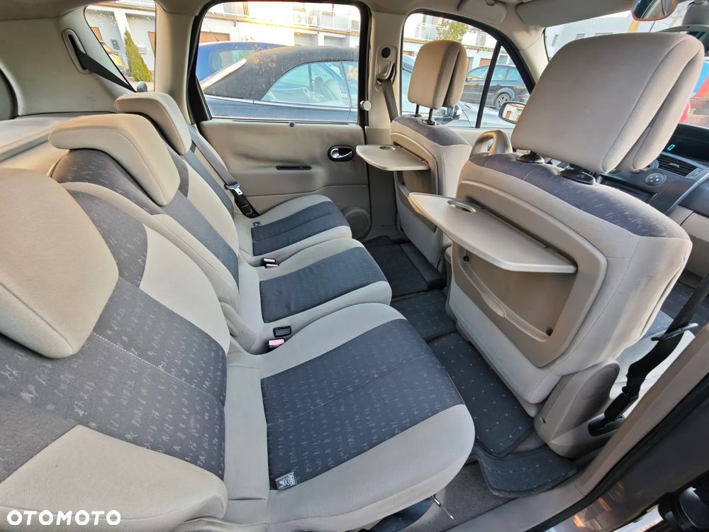 Renault Scenic 1.5 dCi Emotion - 18