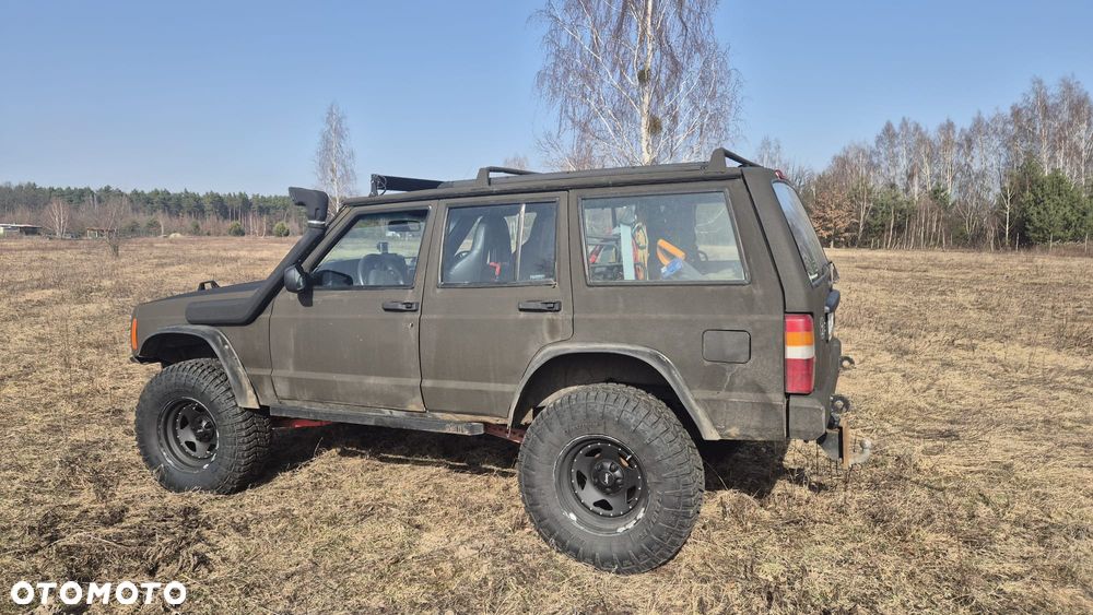 Jeep Cherokee - 3