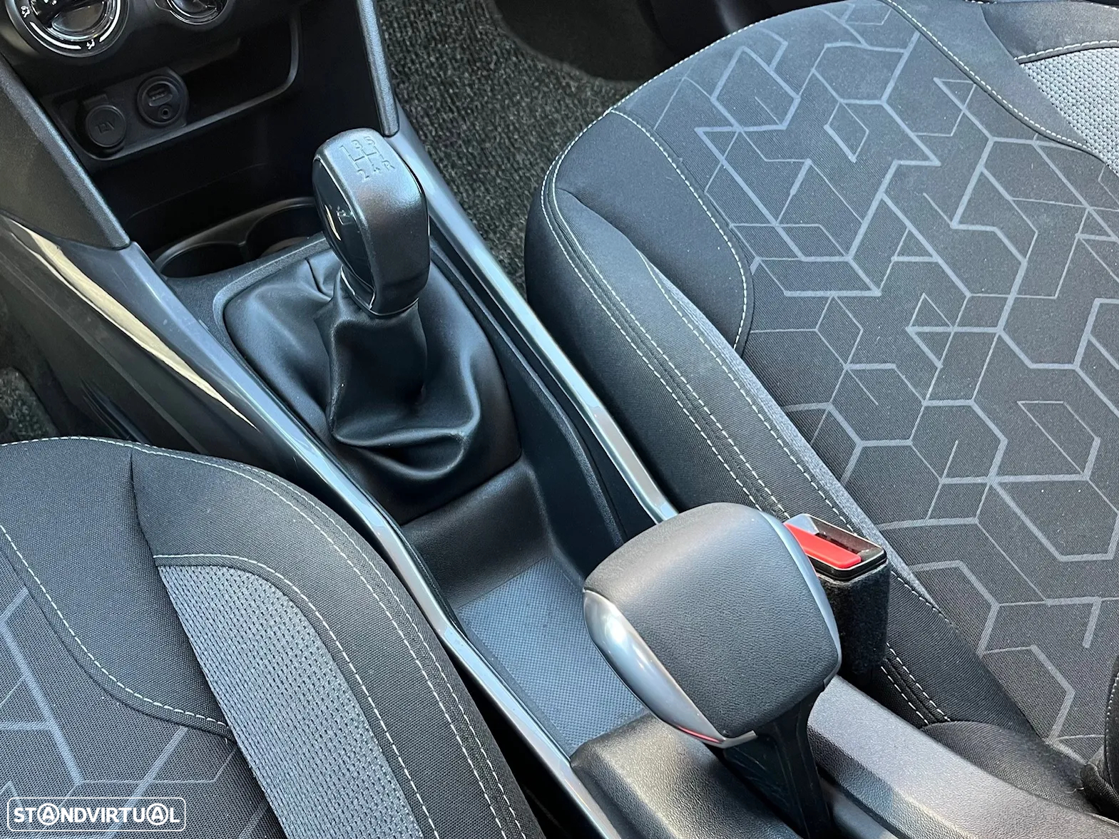 Peugeot 2008 1.2 PureTech Style - 14