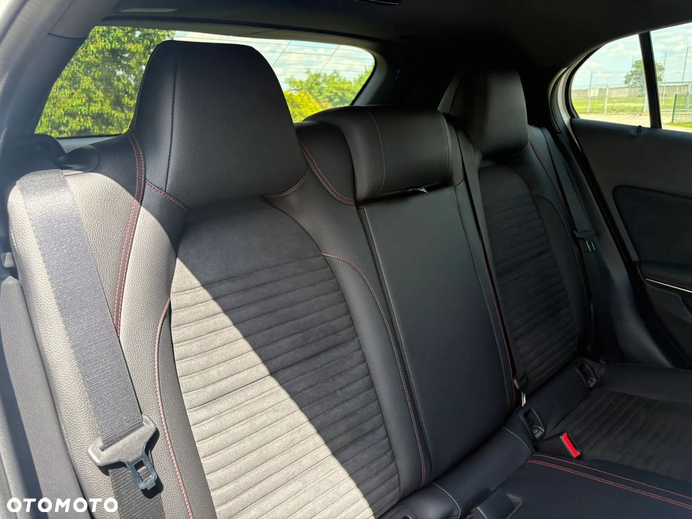 Mercedes-Benz GLA 180 7G-DCT AMG Line - 21