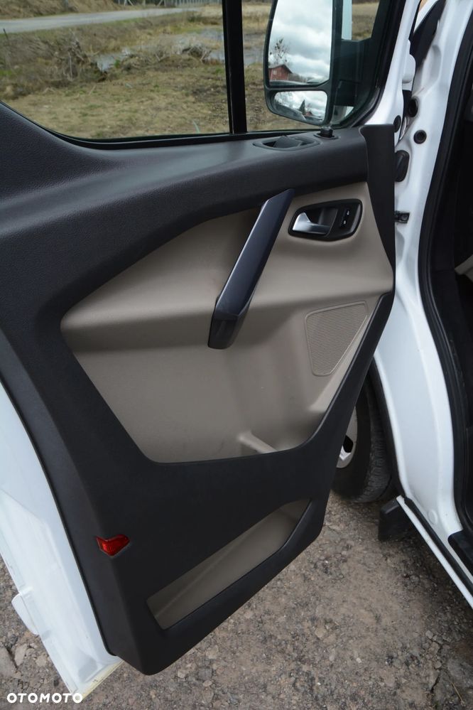 Ford Transit Custom 290 L2H1 Limited - 17
