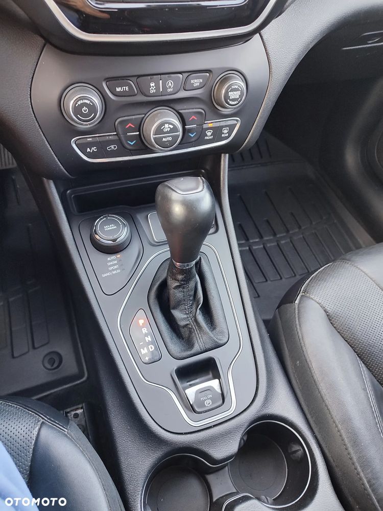 Jeep Cherokee 3.2 V6 Active Drive I Limited - 24