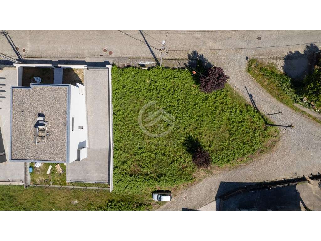 Terreno com 416 m² para Construção em Zona Residencial Tranquila - Grande imagem: 2/11
