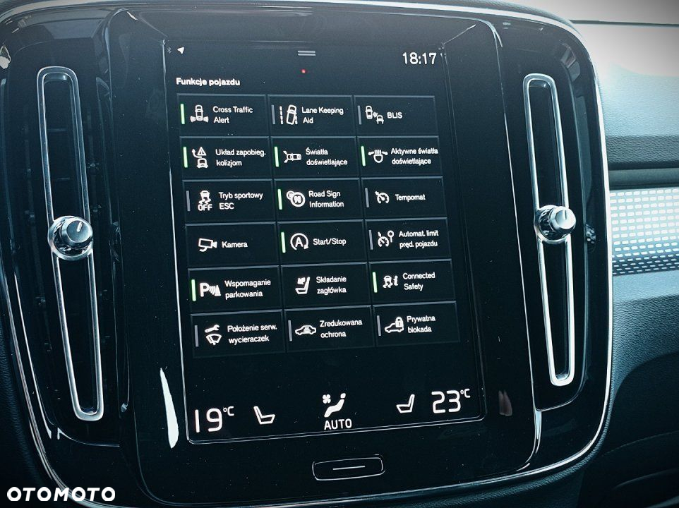 Volvo XC 40 - 35
