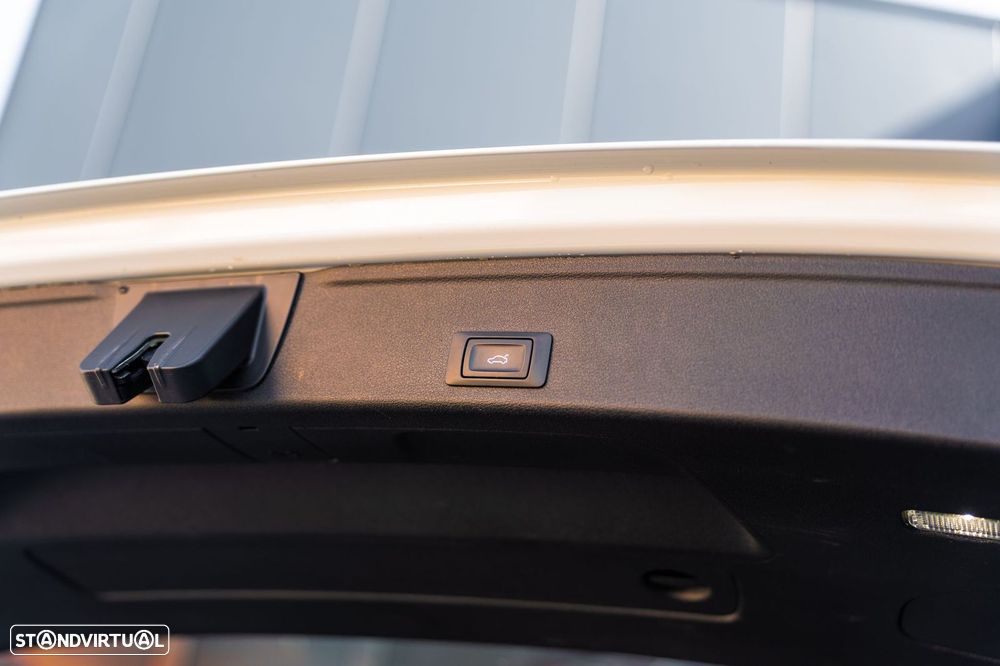 Audi A4 Avant 2.0 TDI S-line S tronic - 35