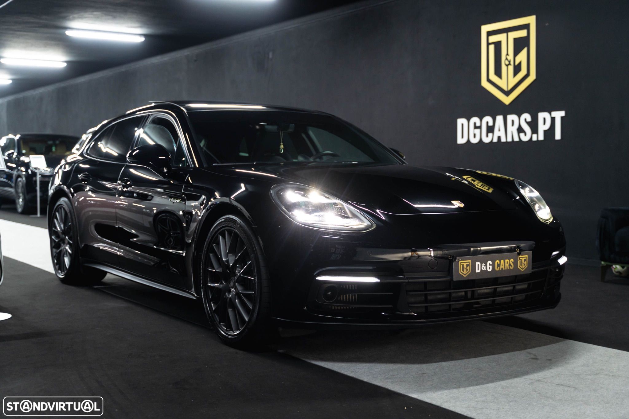 Porsche Panamera Sport Turismo 4 E-Hybrid 10 Years Edition - 1