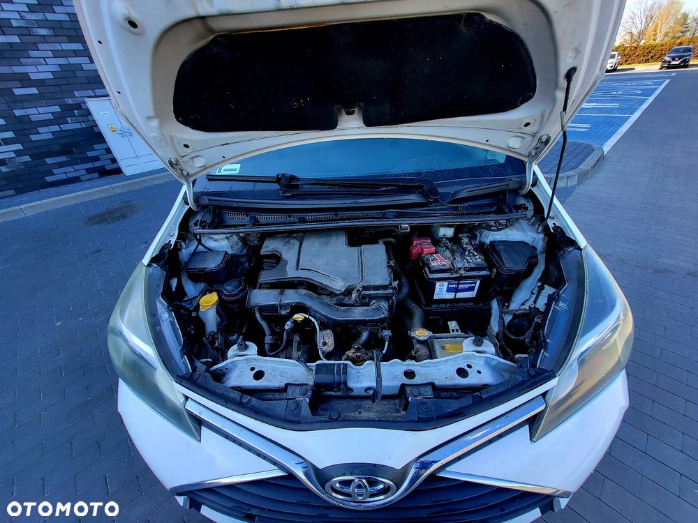 Toyota YARIS - 13