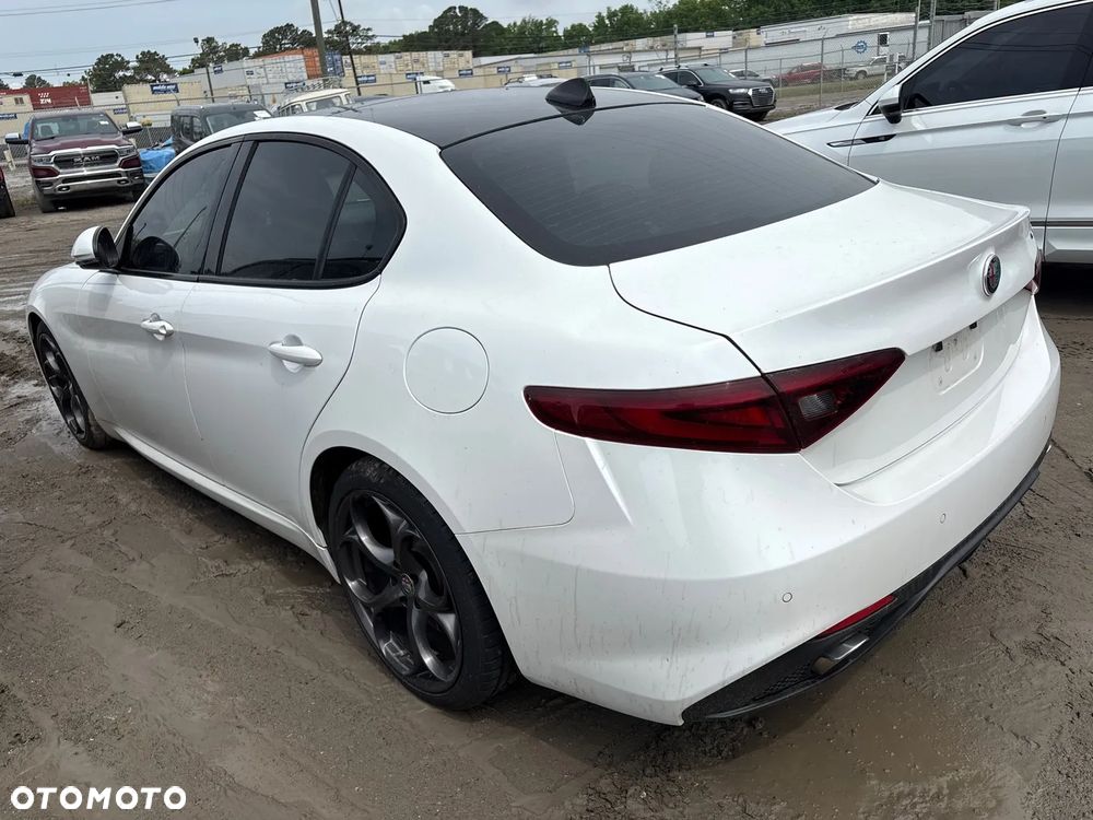 Alfa Romeo Giulia - 7