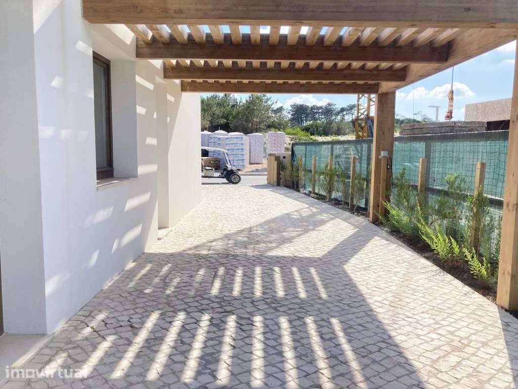 Moradia T3 com Piscina, junto à Lagoa de Óbidos - Grande imagem: 4/28