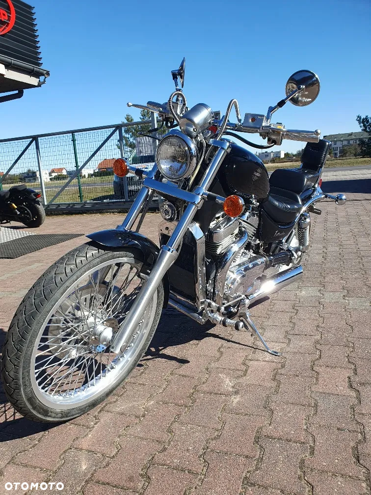 Suzuki Intruder - 2