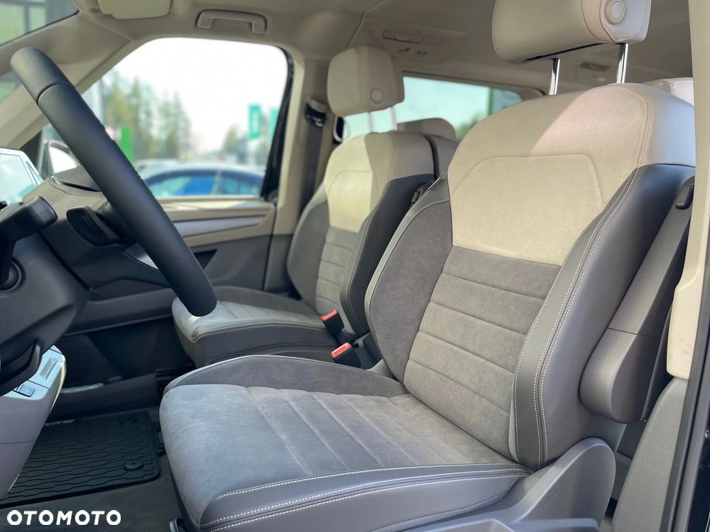 Volkswagen MULTIVAN - 9