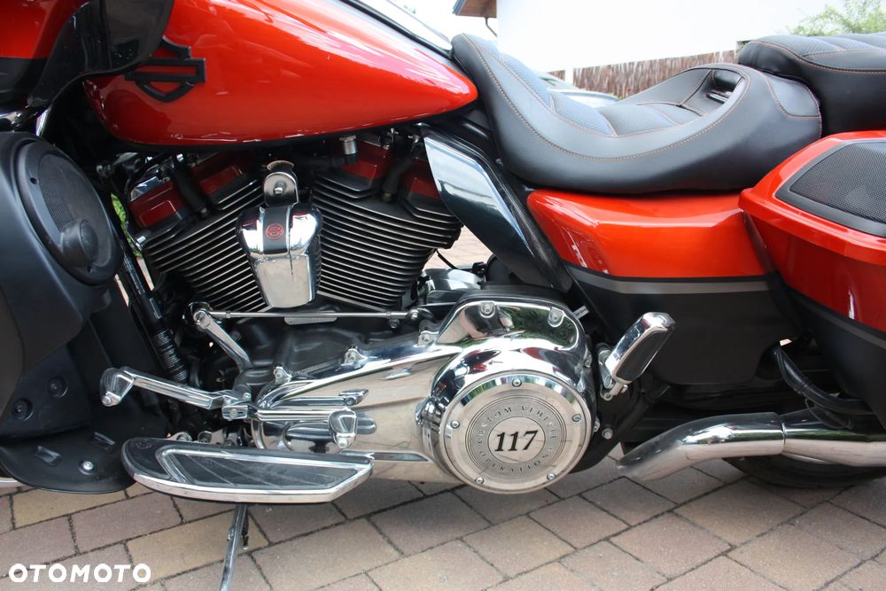 Harley-Davidson CVO Street Glide - 8