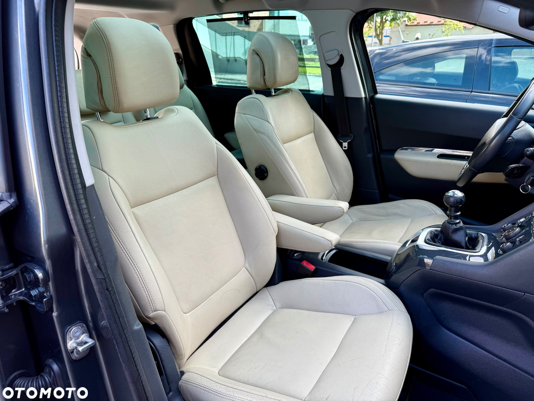 Peugeot 5008 1.6 THP Allure 7os - 9